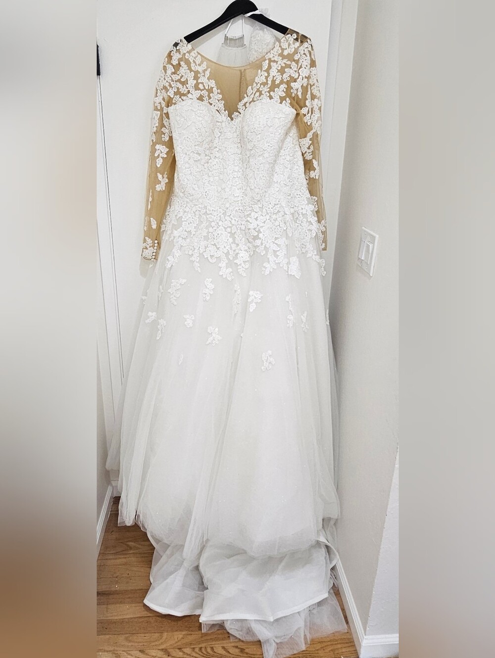 White Lace A-Line Long Sleeve Wedding Dress